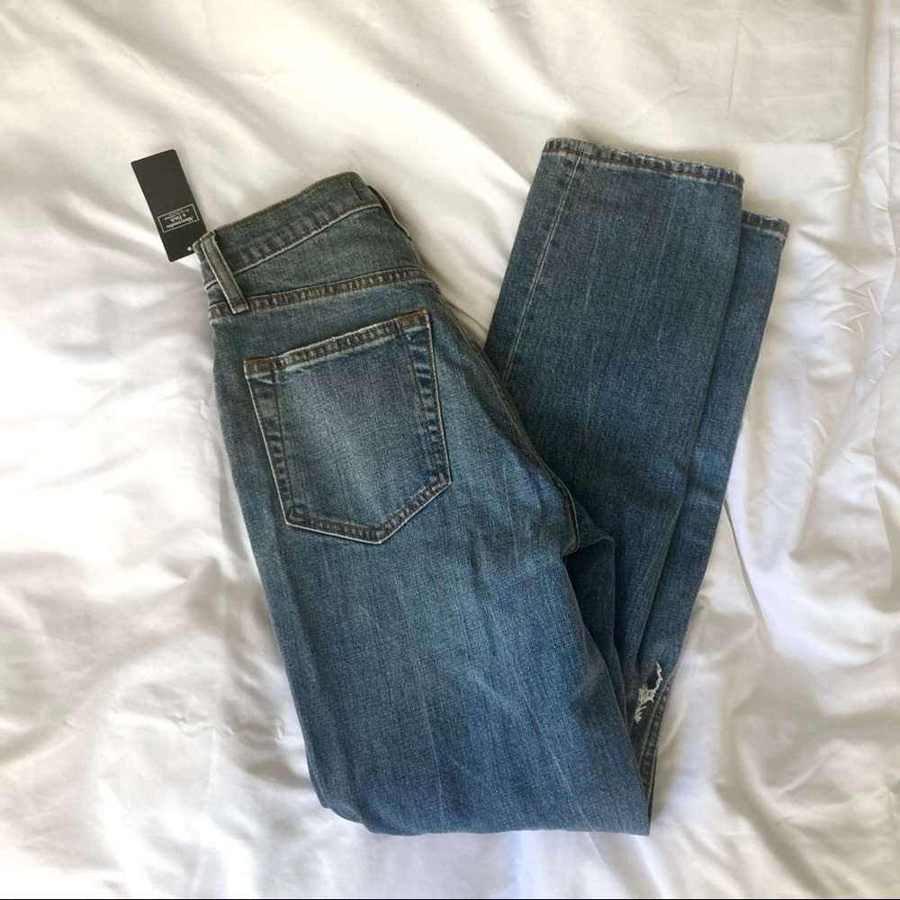 BRAND NEW Abercrombie 90s Slim Straight Ultra High Rise - Short - Picture 4 of 5